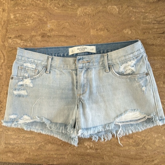 Abercrombie & Fitch distressed jean shorts size 27 - Picture 1 of 4